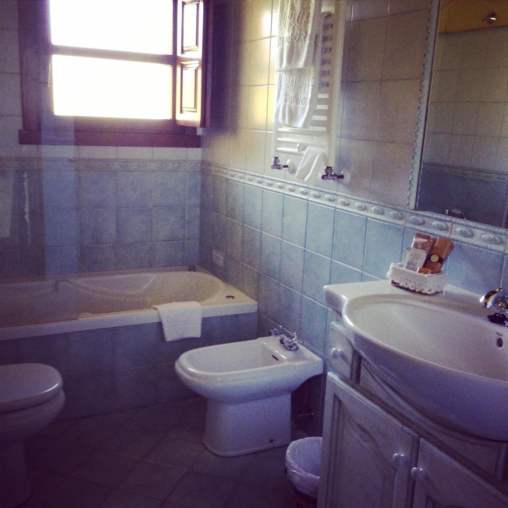 Hotel Rural La Lluriga 3*